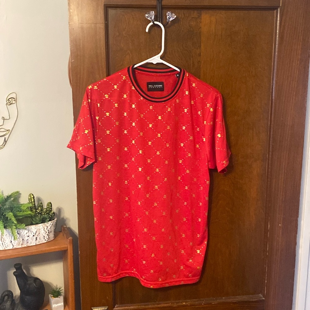 DRILL CLOTHING COMPANY CREW NECK RED WITH GOLD BEES 🐝